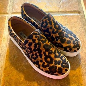 Steve Madden Animal print slip on shoes